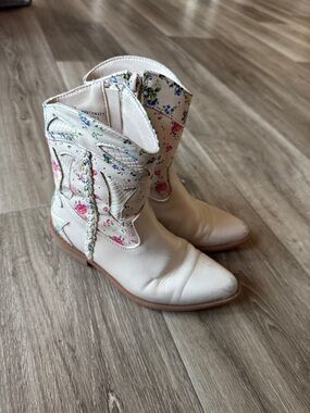 Floral White Girls' Western Boot